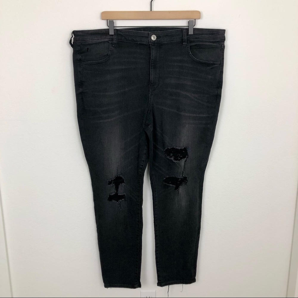 AEO Black Distressed Next Level Stretch Jegging